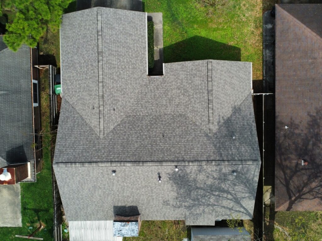 Roofing contractor providing free inspections in Shepherd Park Plaza and Candlelight Plaza.